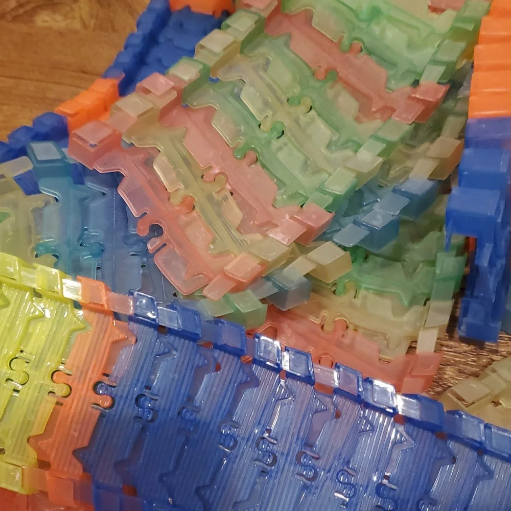Colorful Flexible Track Set - Picture 3 of 5